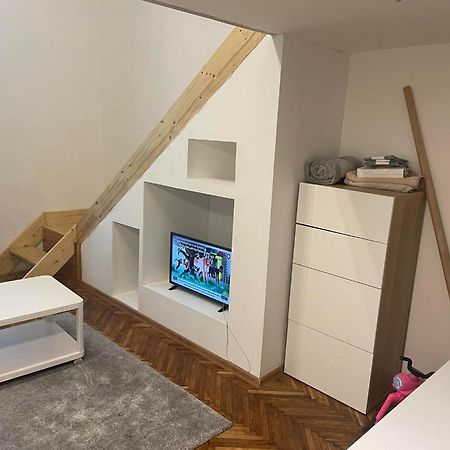 Gogolove Cozy Apartment Budapest Eksteriør bilde